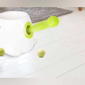 Ball launcher w 2in tennis balls